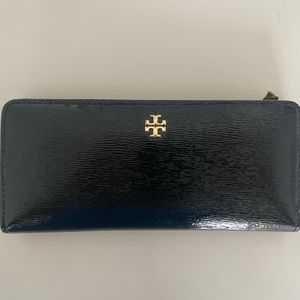 Black button Tory Burch Wallet